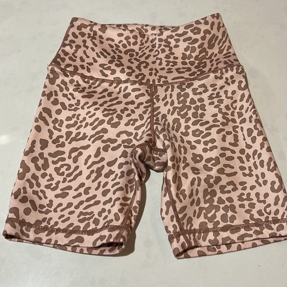 Tan + Lines Laurel Cyn Animal Print Bike Shorts, Pink Leopard - Picture 6 of 8